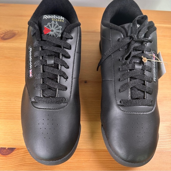 Reebok Women’s Black Retro Wide Low-Top Sneakers | Size 12W - Picture 2 of 4